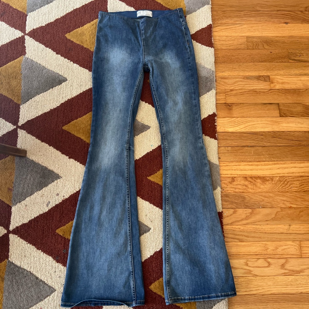 Free People Flare Penny Pull-On Denim Jeans - Women’s Size 27R - Good Condition